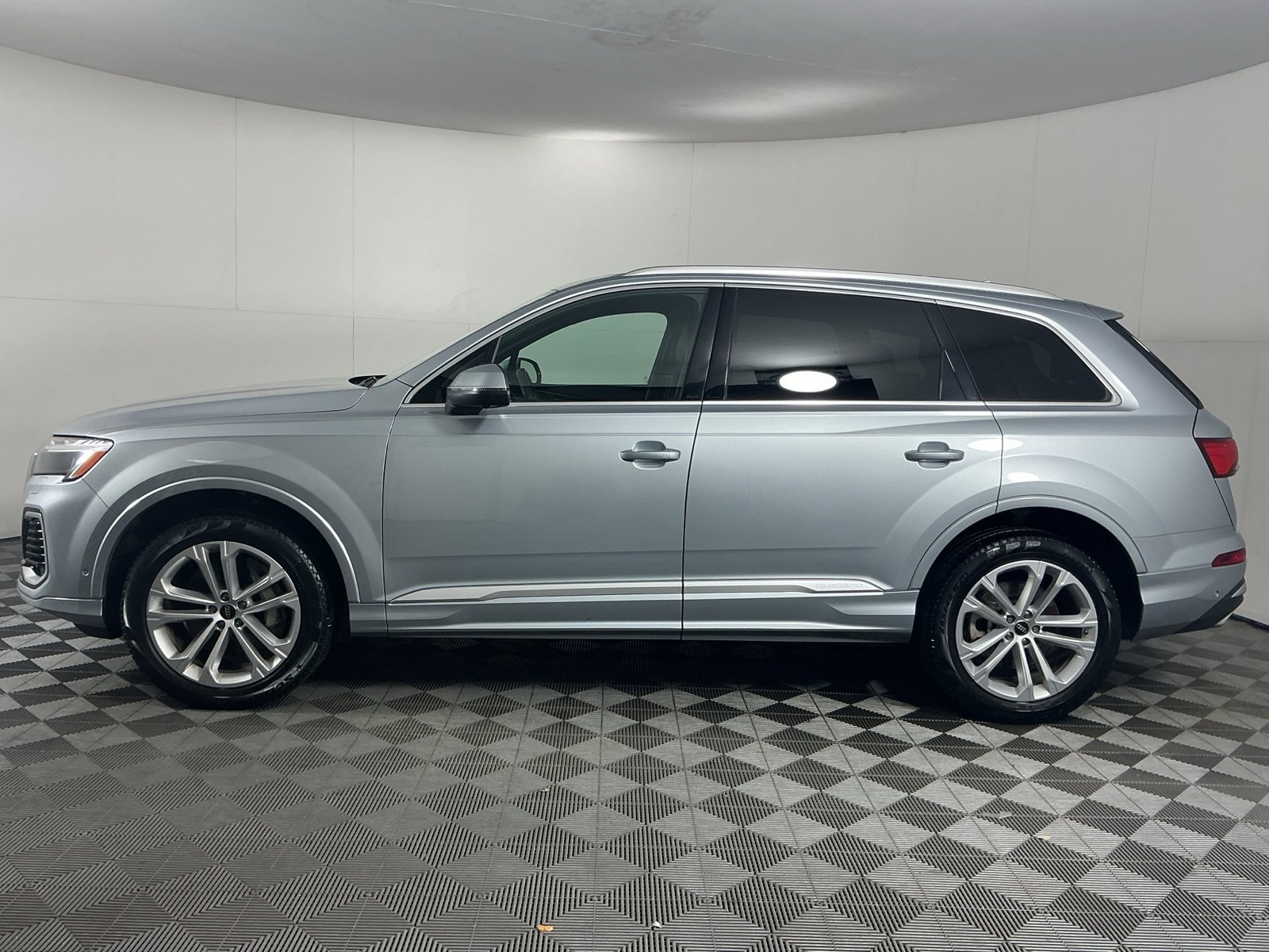 Used 2025 Audi Q7 3.0T Premium Plus AWD/4WD image 5