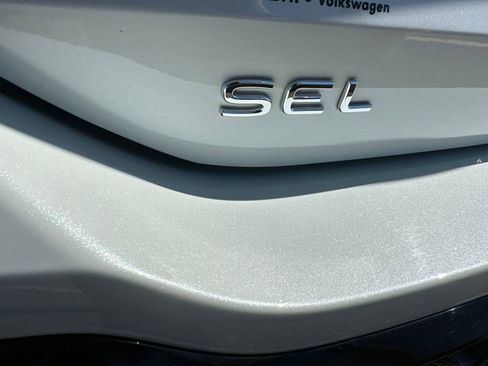 Certified 2025 Volkswagen Tiguan SEL R-Line AWD/4WD image 6