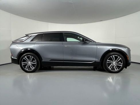 Used 2023 Cadillac Lyriq AWD image 8