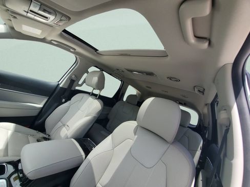 Used 2025 Kia Telluride EX w/ EX Captain's Chair Package AWD/4WD image 20