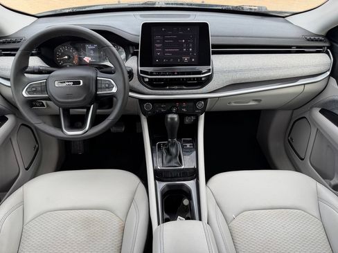 Used 2022 Jeep Compass Latitude w/ Sun and Sound Group FWD image 12
