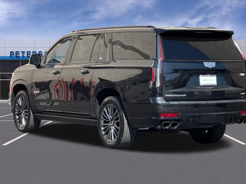 Used 2024 Cadillac Escalade ESV V AWD/4WD image 6