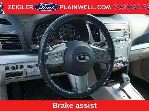 Used 2010 Subaru Outback 2.5i Premium AWD/4WD image 5