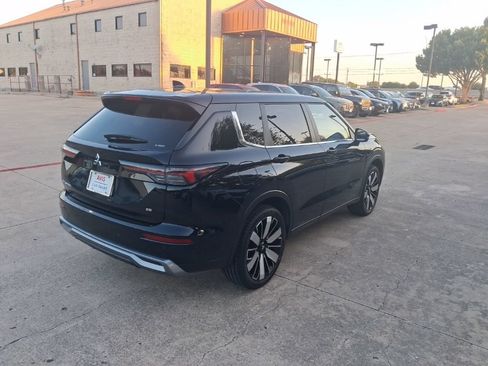 Used 2025 Mitsubishi Outlander SE AWD/4WD image 7