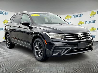 Used 2022 Volkswagen Tiguan SE w/ Panoramic Sunroof Package