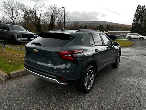 New 2026 Chevrolet Trax LT w/ Driver Confidence Package FWD image 3
