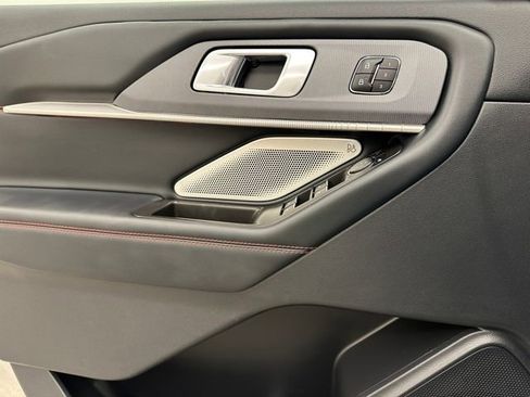 Certified 2025 Ford Explorer ST image 37