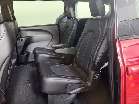 New 2026 Chrysler Pacifica Select image 29