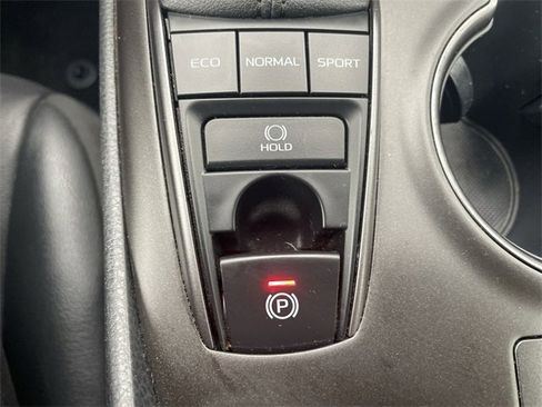 Used 2023 Toyota Camry XSE image 17