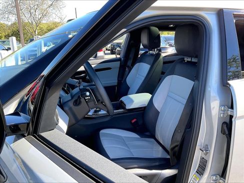 Used 2026 Land Rover Range Rover Evoque Dynamic SE AWD/4WD image 27