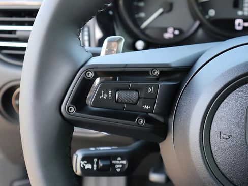 Certified 2026 Porsche Macan image 28