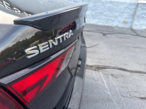 Used 2025 Nissan Sentra SR FWD image 12