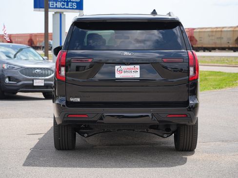 New 2026 Ford Expedition Platinum w/ Stealth Performance Package AWD/4WD image 4