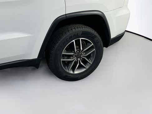 Used 2022 Jeep Grand Cherokee Limited image 30