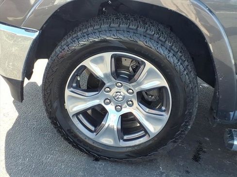 Used 2019 RAM 1500 Laramie image 31