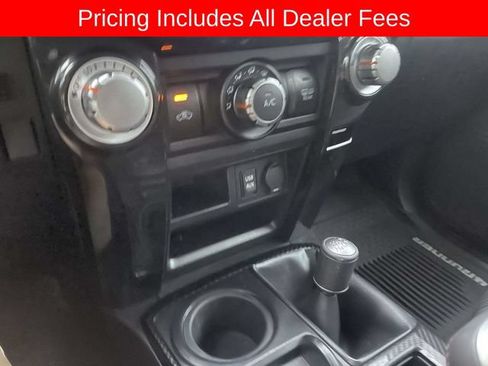 Used 2019 Toyota 4Runner TRD Off-Road AWD/4WD image 32