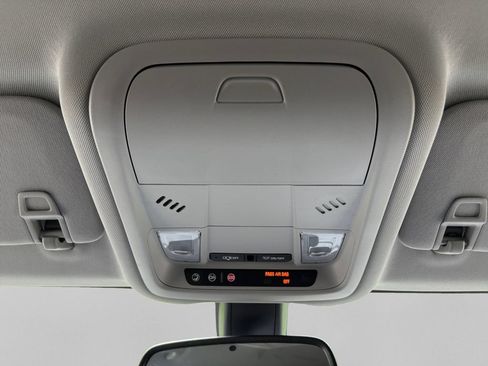 Used 2019 GMC Terrain SLE w/ Driver Convenience Package AWD/4WD image 16