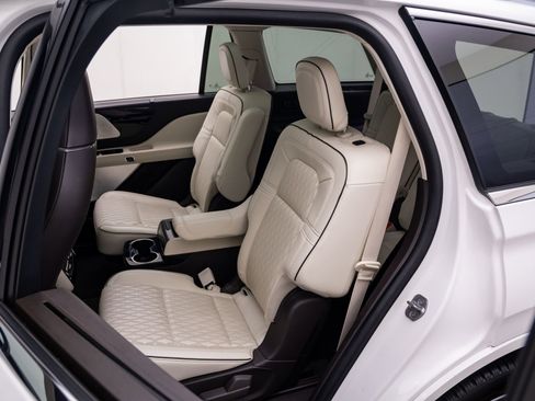 Used 2021 Lincoln Aviator Black Label Grand Touring AWD/4WD image 17