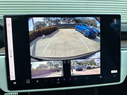 Used 2022 Tesla Model S image 26