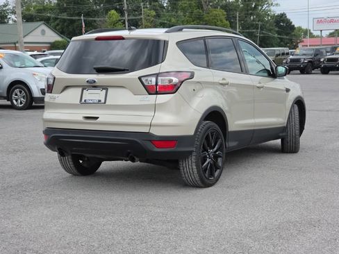 Used 2017 Ford Escape SE w/ Equipment Group 201A FWD image 7