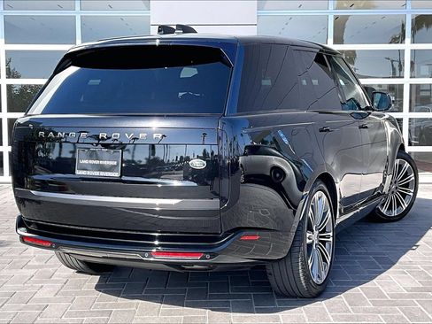 Used 2023 Land Rover Range Rover SE AWD/4WD image 12