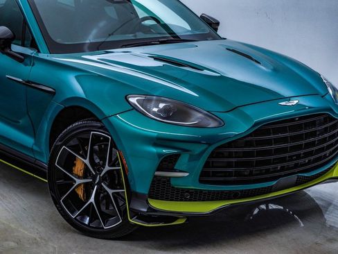 Used 2025 Aston Martin DBX 707 image 4