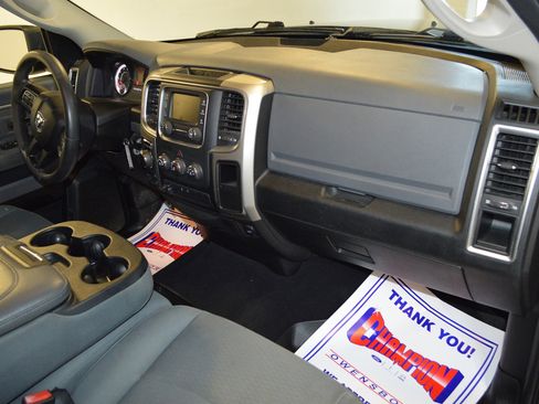 Used 2020 RAM 1500 Classic SLT image 10