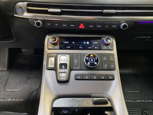 Used 2023 Hyundai Palisade Calligraphy image 53