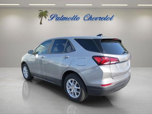Used 2024 Chevrolet Equinox LS w/ LS Convenience Package FWD image 4