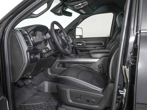 Used 2025 RAM 2500 Laramie w/ Night Edition image 13