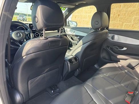 Used 2019 Mercedes-Benz GLC 300 4MATIC image 12