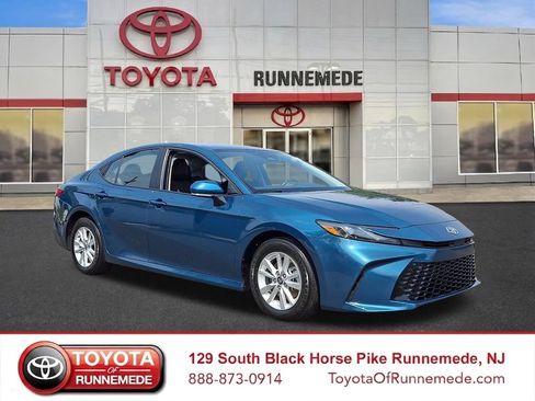 Used 2025 Toyota Camry LE FWD image 1