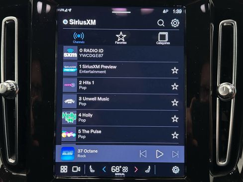 Used 2023 Volvo XC40 Recharge Plus w/ Protection Package Premier image 33