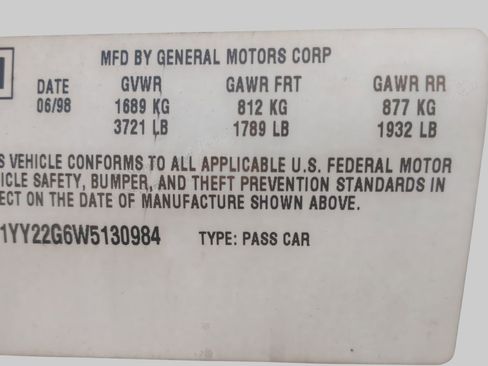 Used 1998 Chevrolet Corvette Coupe w/ Performance Handling Pkg image 18