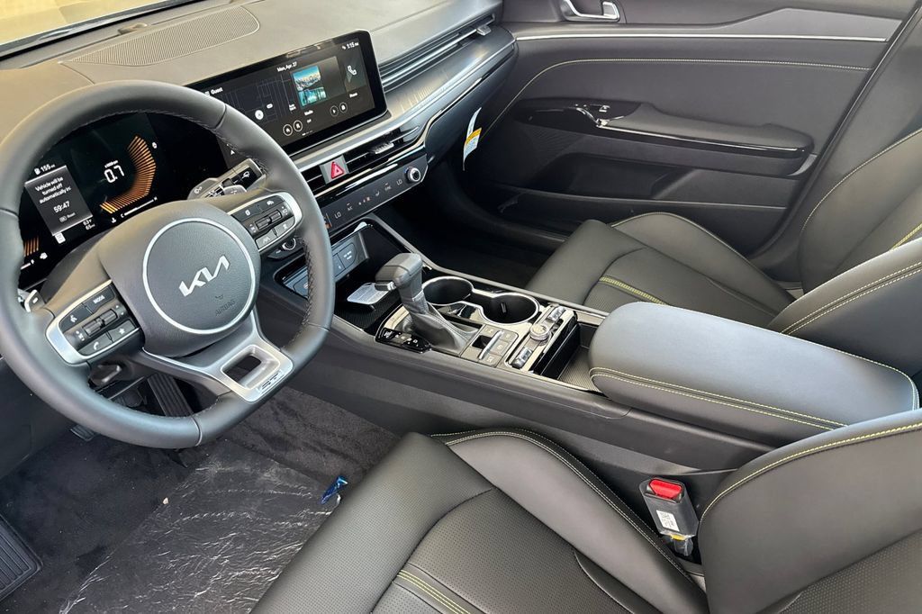 New 2026 Kia K5 GT FWD image 4