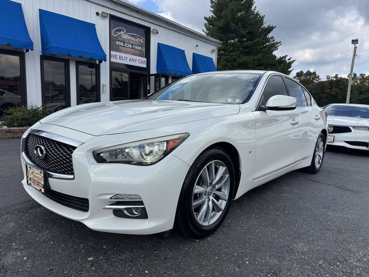 Used 2015 INFINITI Q50 w/ Moonroof Package RWD image 1