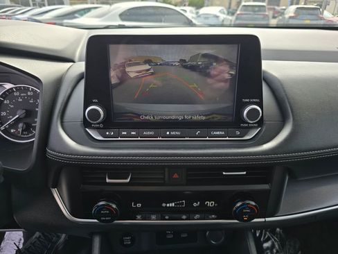 Used 2025 Nissan Rogue SV AWD/4WD image 5