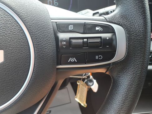 Used 2025 Kia Sportage LX FWD image 22
