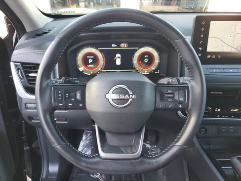 Used 2026 Nissan Rogue SL AWD/4WD image 18