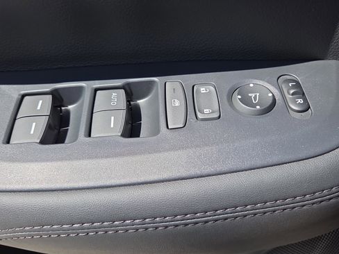 New 2026 Honda HR-V LX image 33