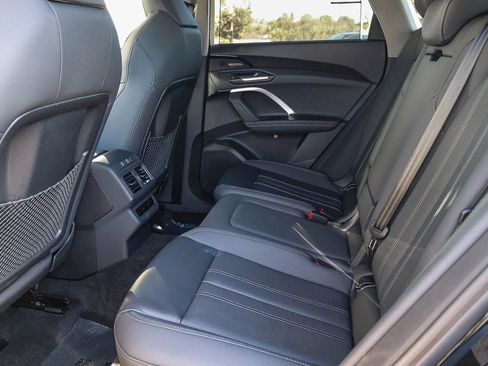 Certified 2025 Audi Q5 Premium w/ Premium Plus AWD/4WD image 19