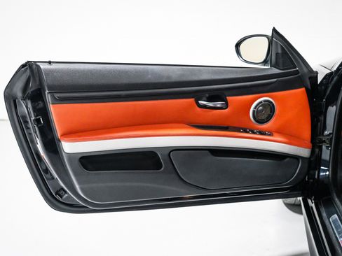Used 2011 BMW M3 Convertible RWD image 17