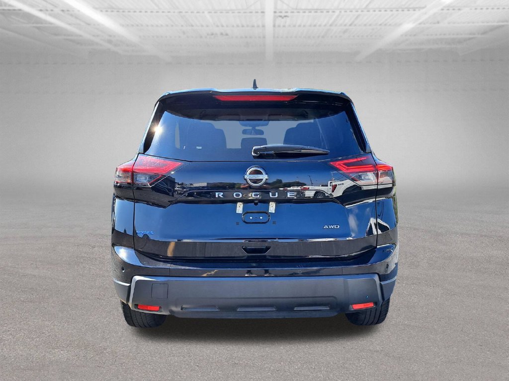 Used 2024 Nissan Rogue S AWD/4WD image 7