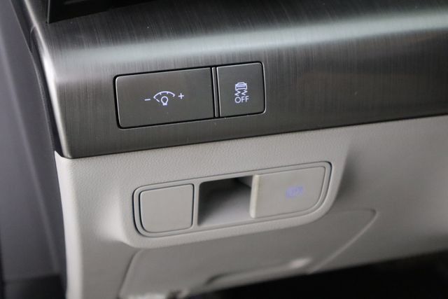 Used 2024 Hyundai Kona SE FWD image 22