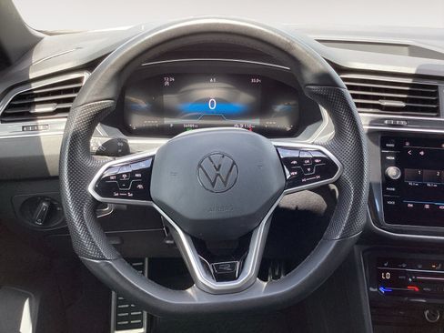 Used 2023 Volkswagen Tiguan SE R-Line FWD image 17