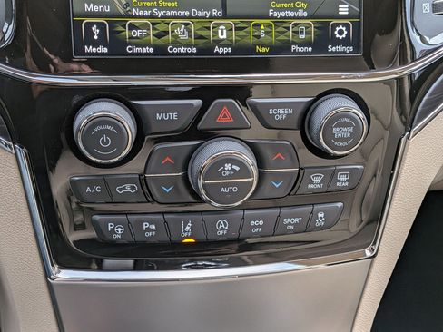 Used 2021 Jeep Grand Cherokee Limited w/ Trailer Tow Group IV image 25