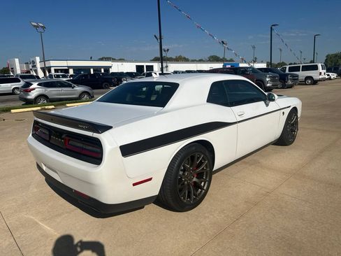 Used 2015 Dodge Challenger SRT Hellcat RWD image 32
