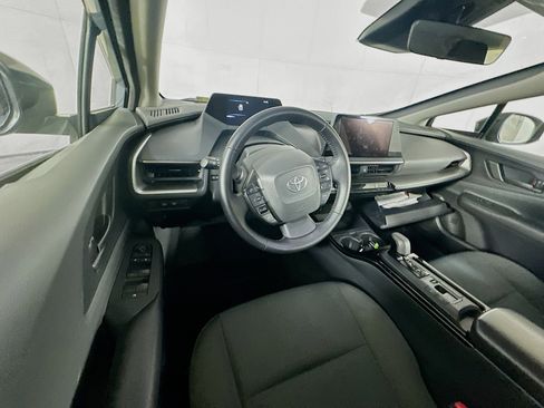 Used 2024 Toyota Prius LE image 18