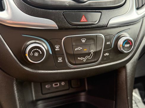 Used 2021 Chevrolet Equinox LT image 30