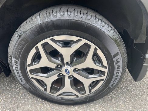 Used 2019 Subaru Forester Premium AWD/4WD image 35